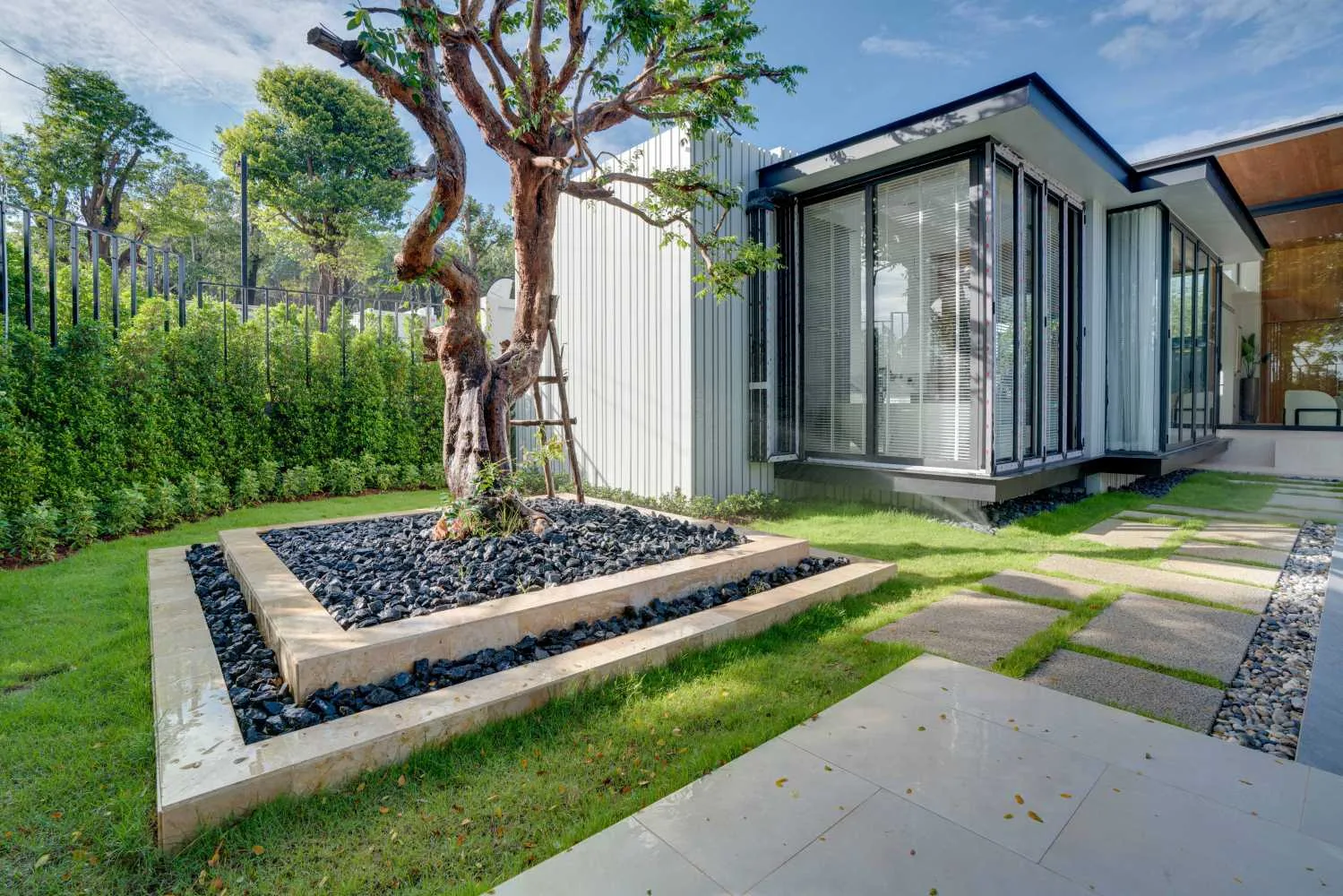 Property image - full photo 25