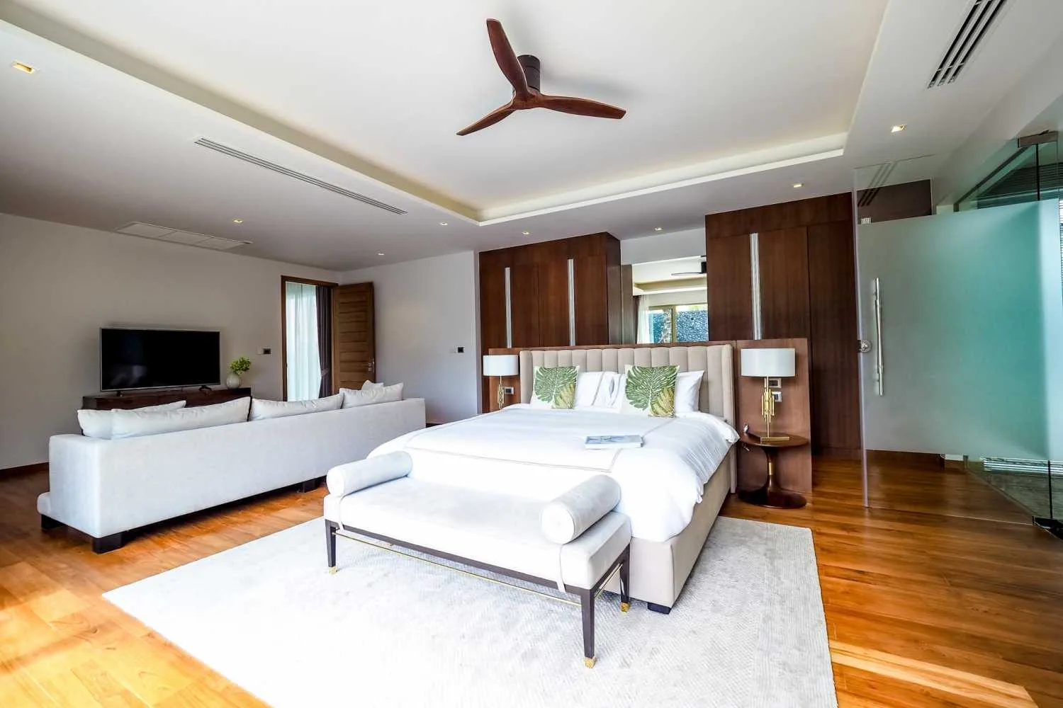 Property image - full photo 15