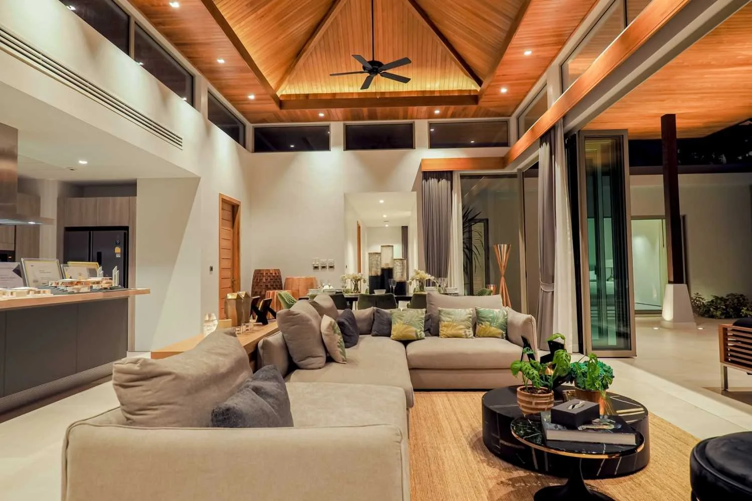 Property image - full photo 2