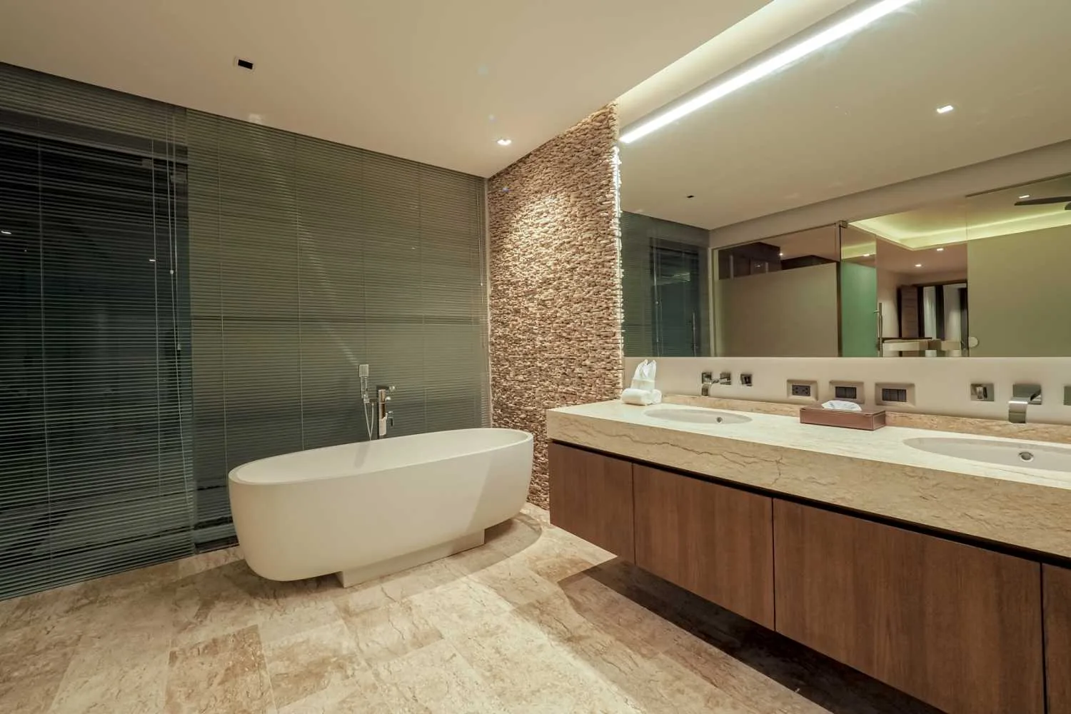 Property image - full photo 17