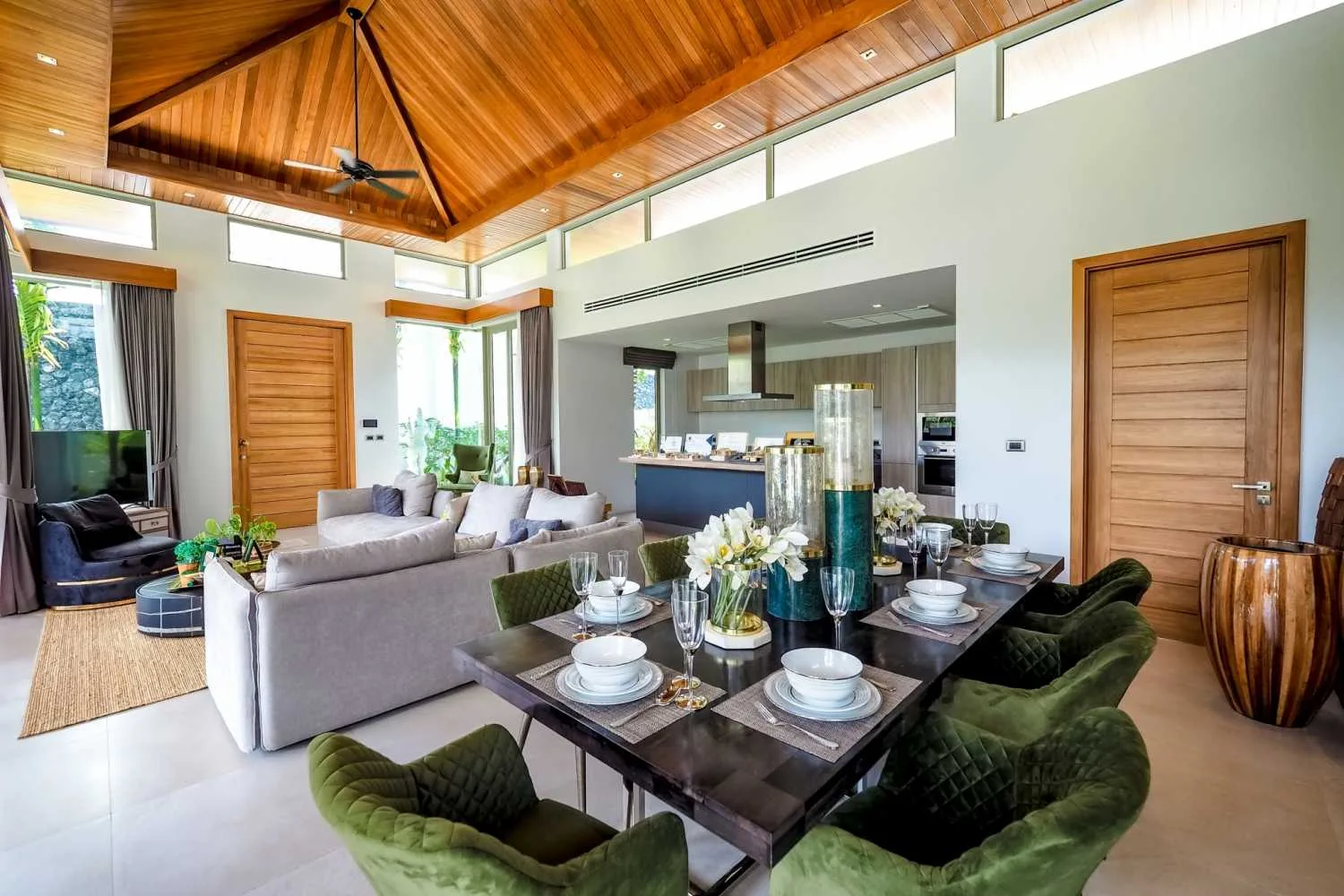 Property image - full photo 3
