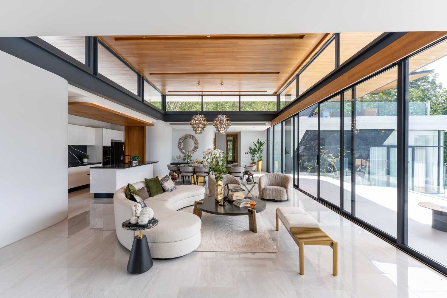Property image - full photo 3