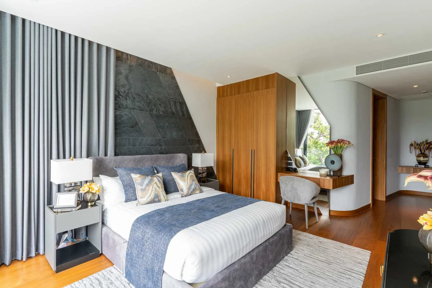 Property image - full photo 7