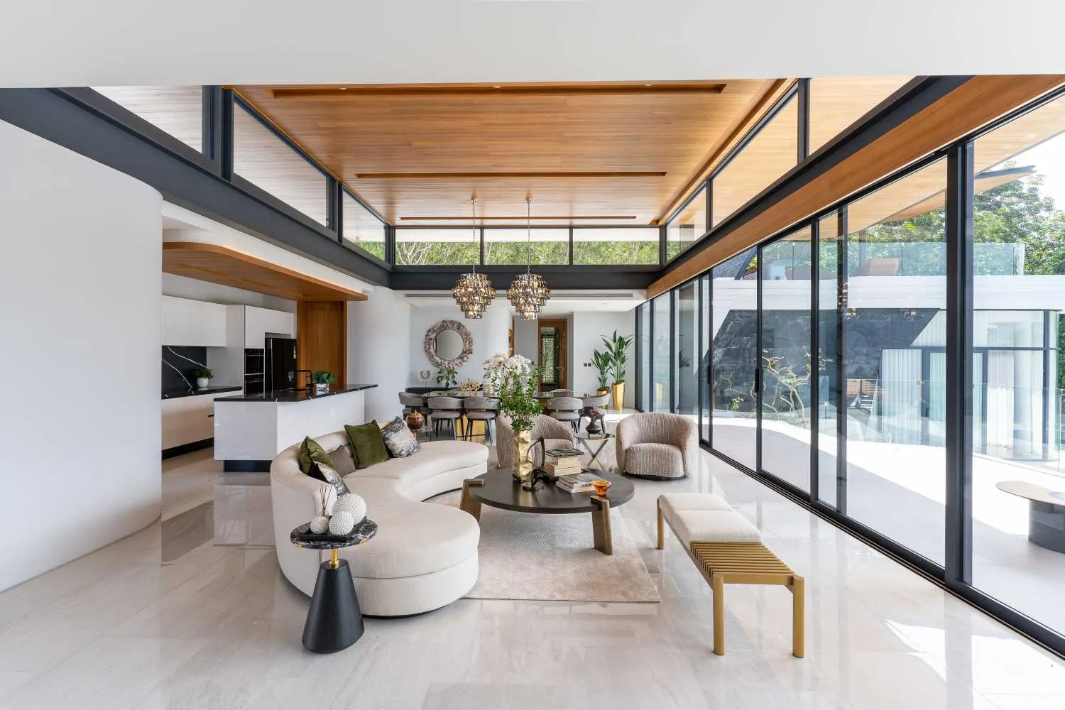Property image - full photo 2
