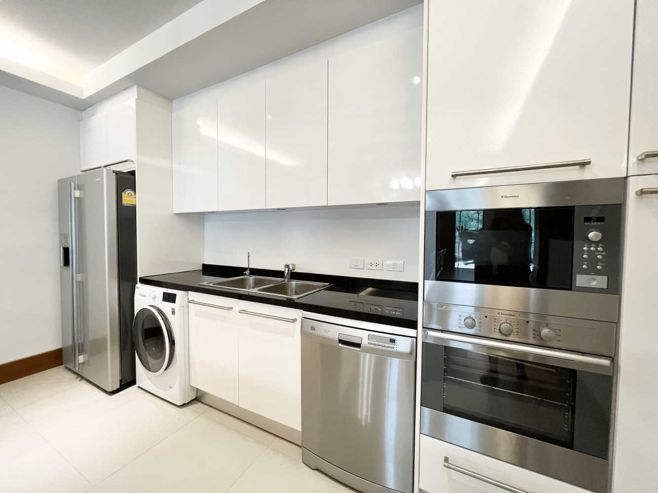 Property image - full photo 7