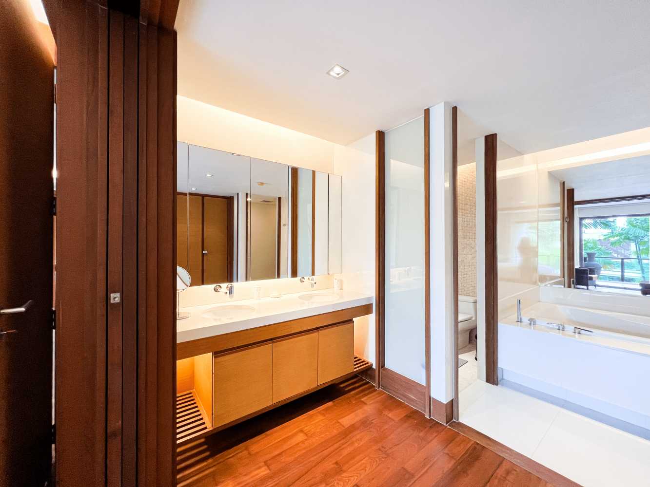 Property image - full photo 15