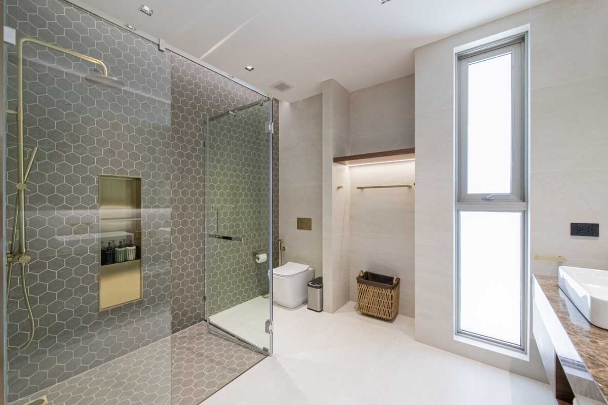 Property image - full photo 13