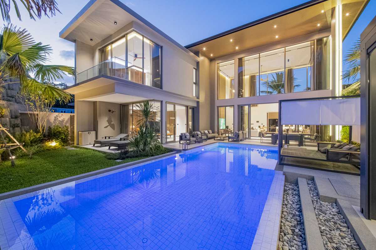 Property image - full photo 2