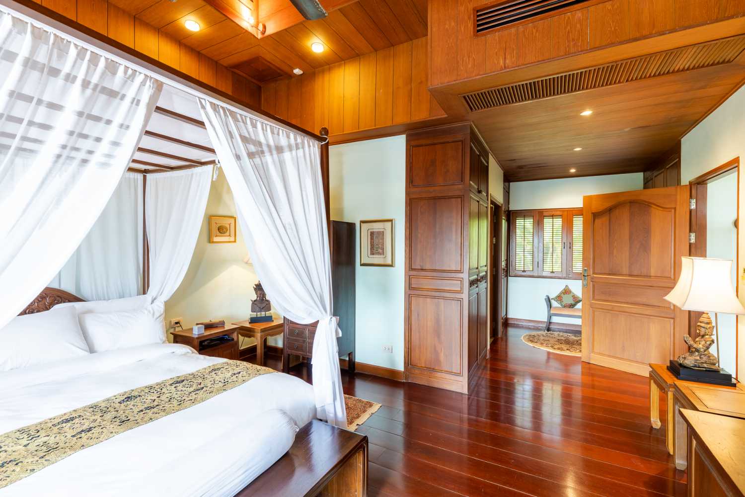 Property image - full photo 11
