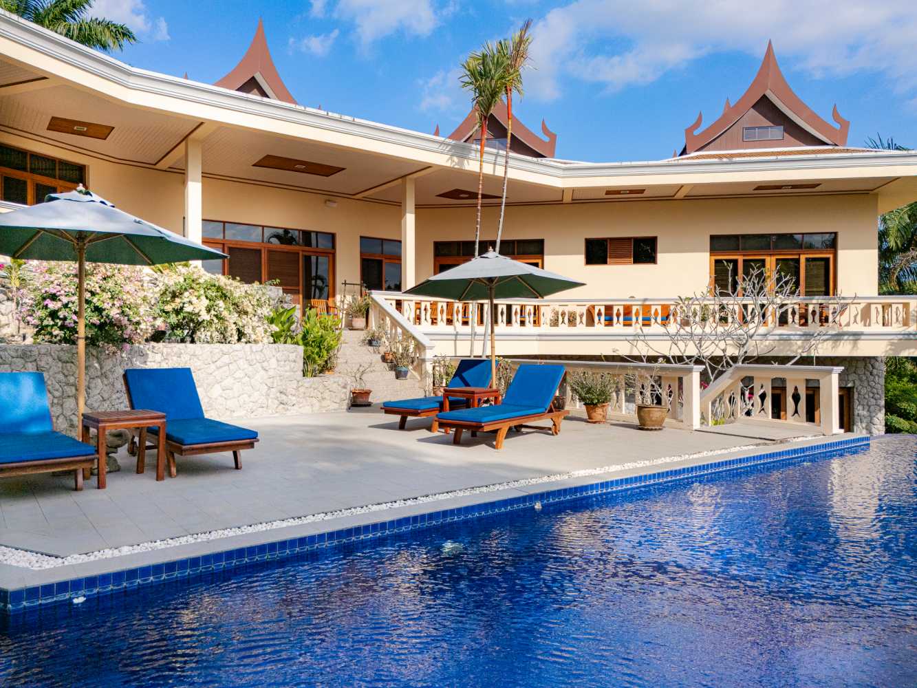 Property image - full photo 2