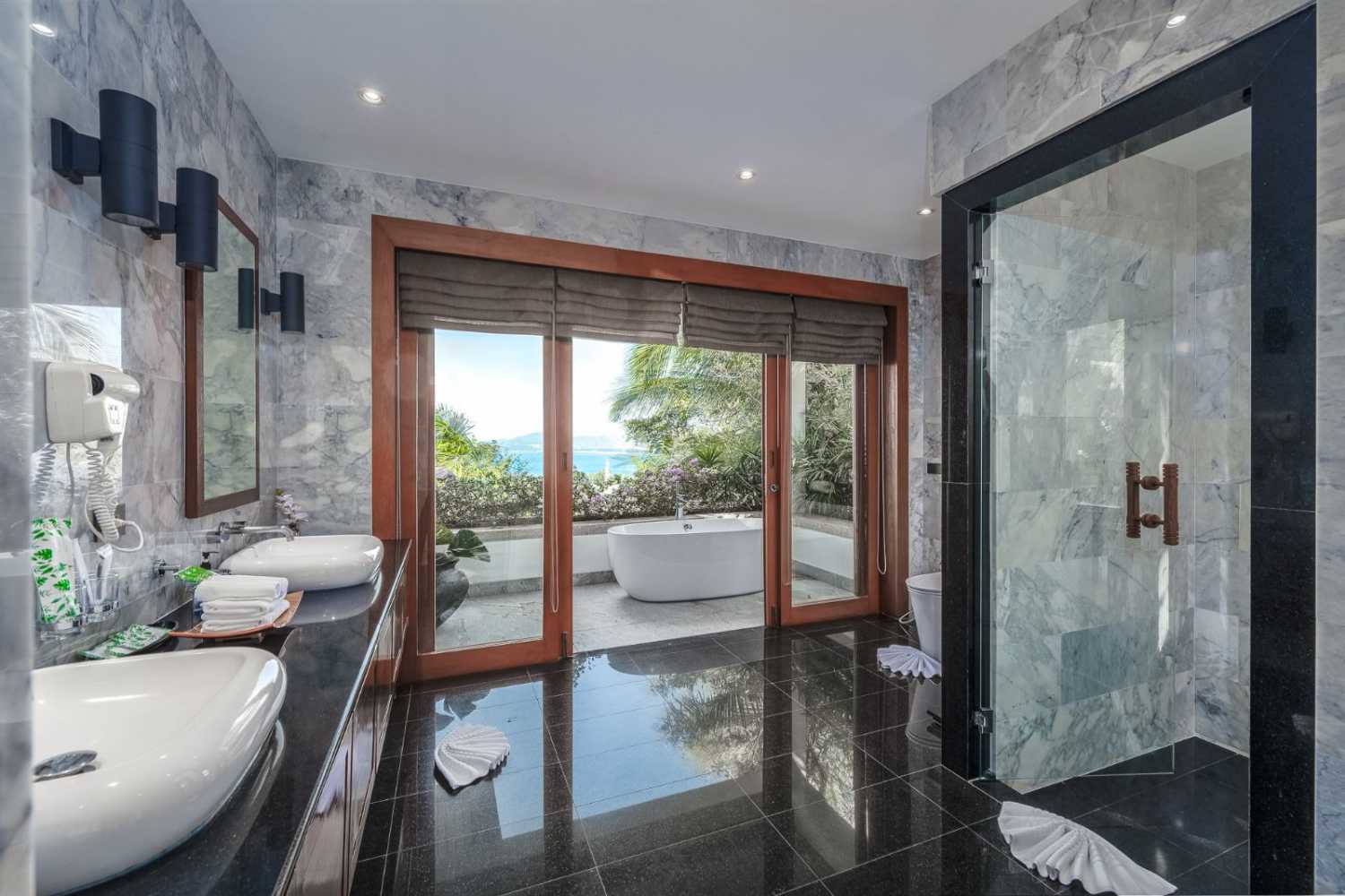Property image - full photo 15