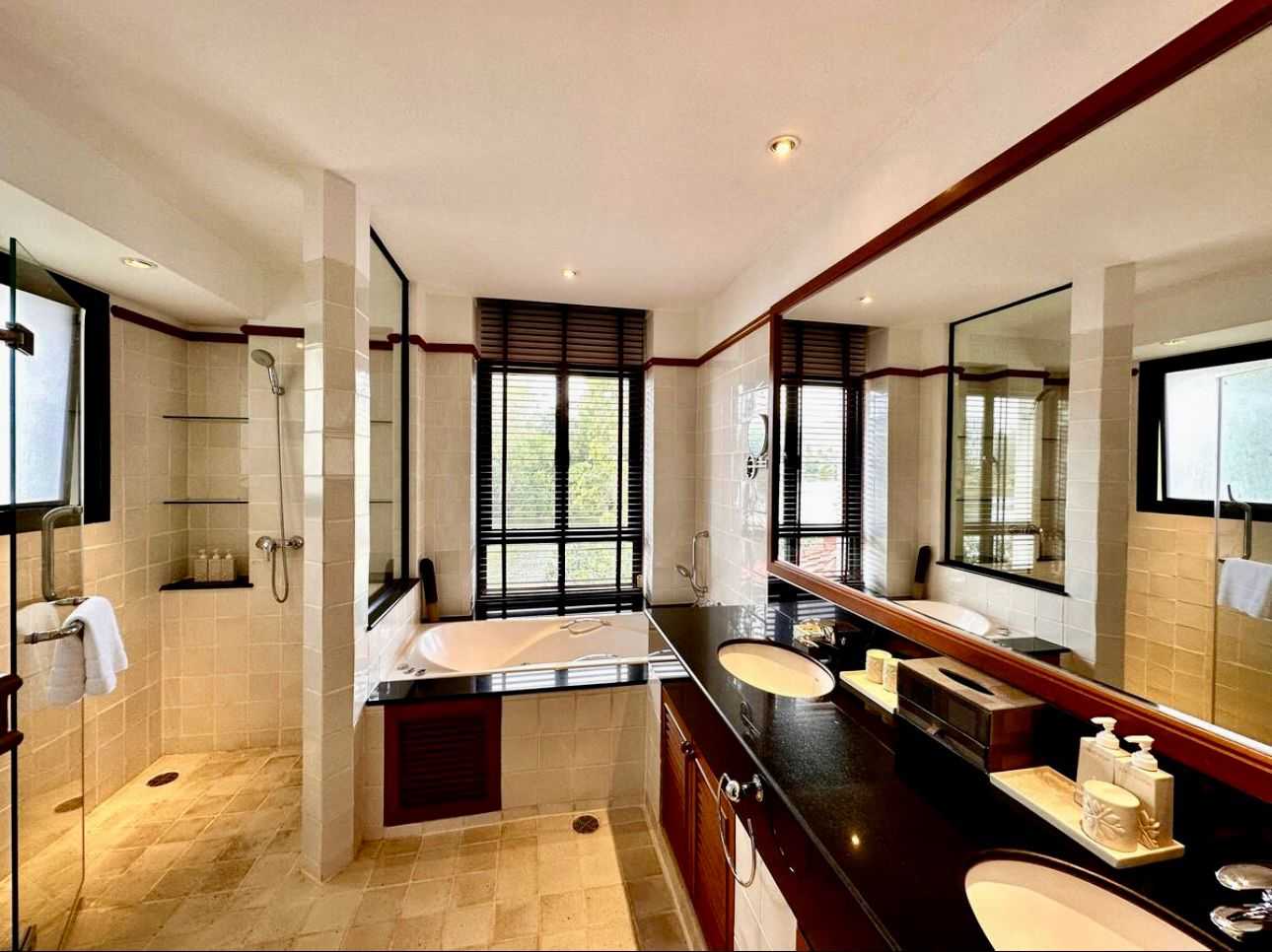 Property image - full photo 11