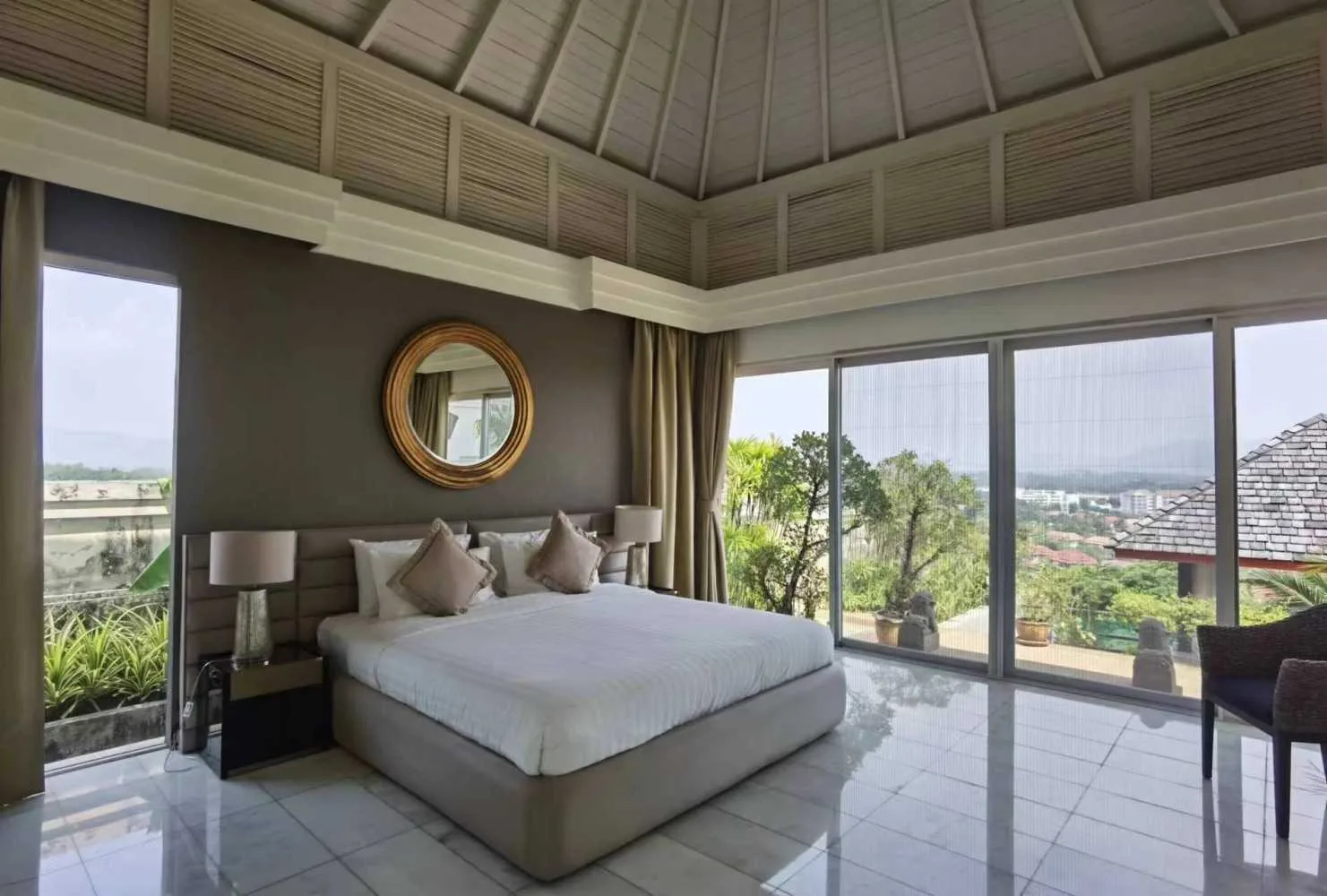Property image - full photo 12