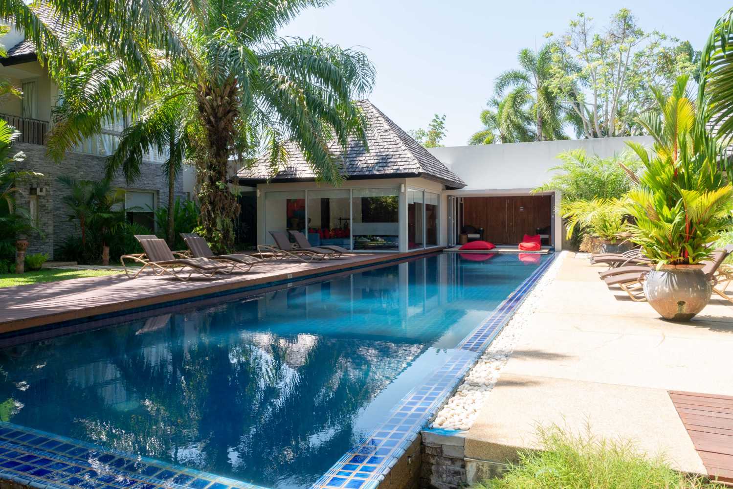Property image - full photo 2