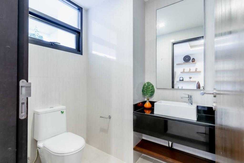 Property image - full photo 7