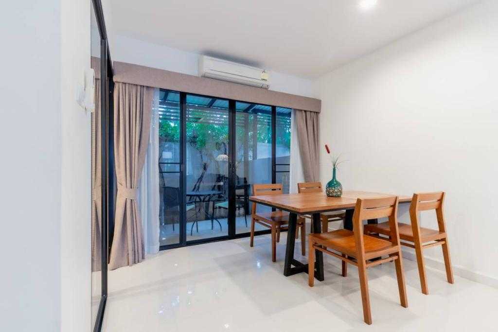 Property image - full photo 3