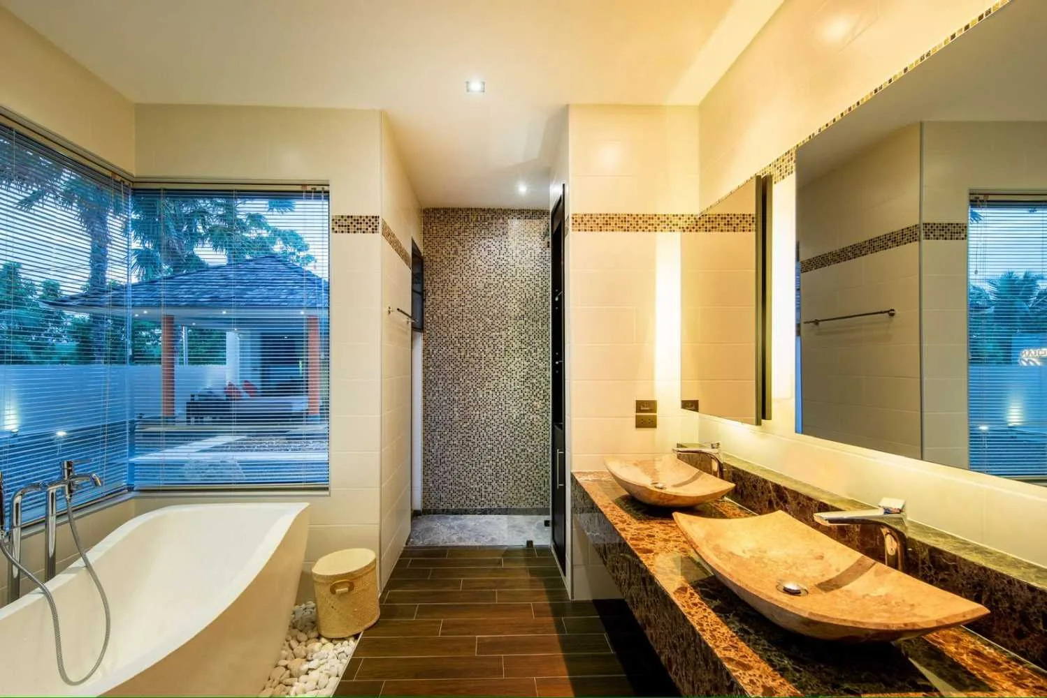 Property image - full photo 17