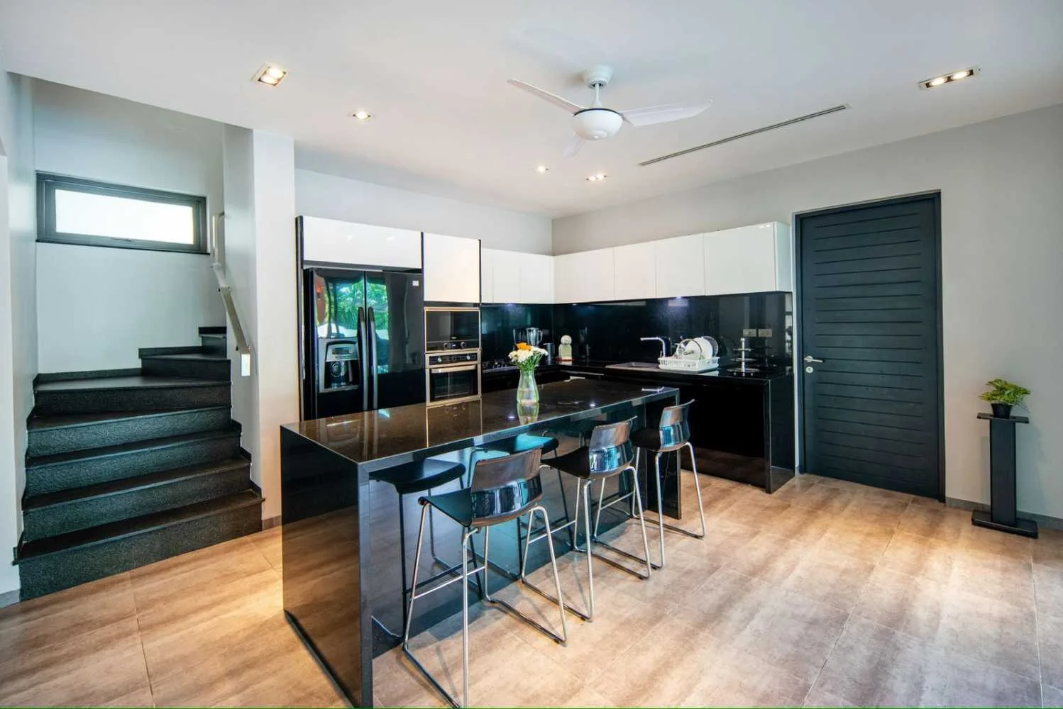 Property image - full photo 18