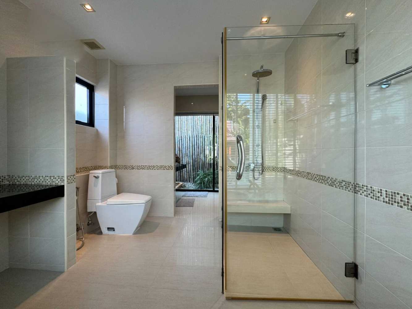 Property image - full photo 25