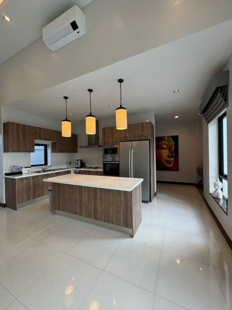 Property image - full photo 15
