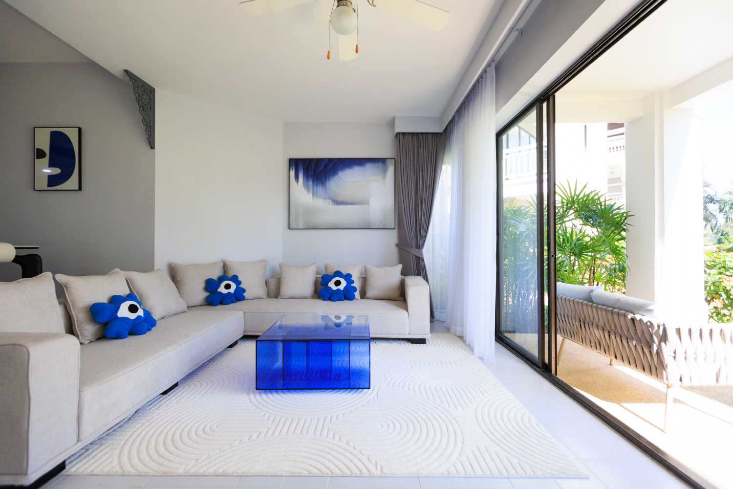 Property image - full photo 4