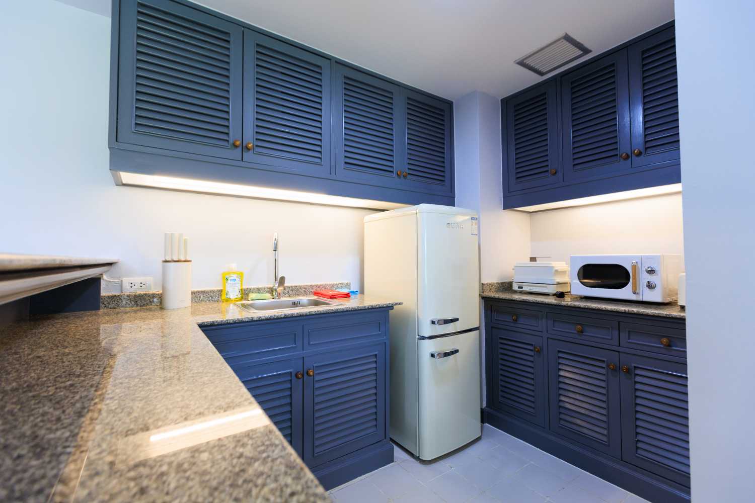 Property image - full photo 6