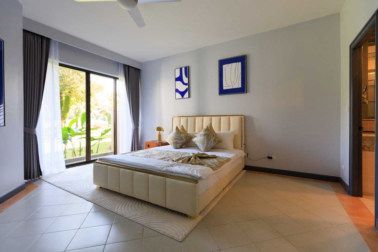 Property image - full photo 11