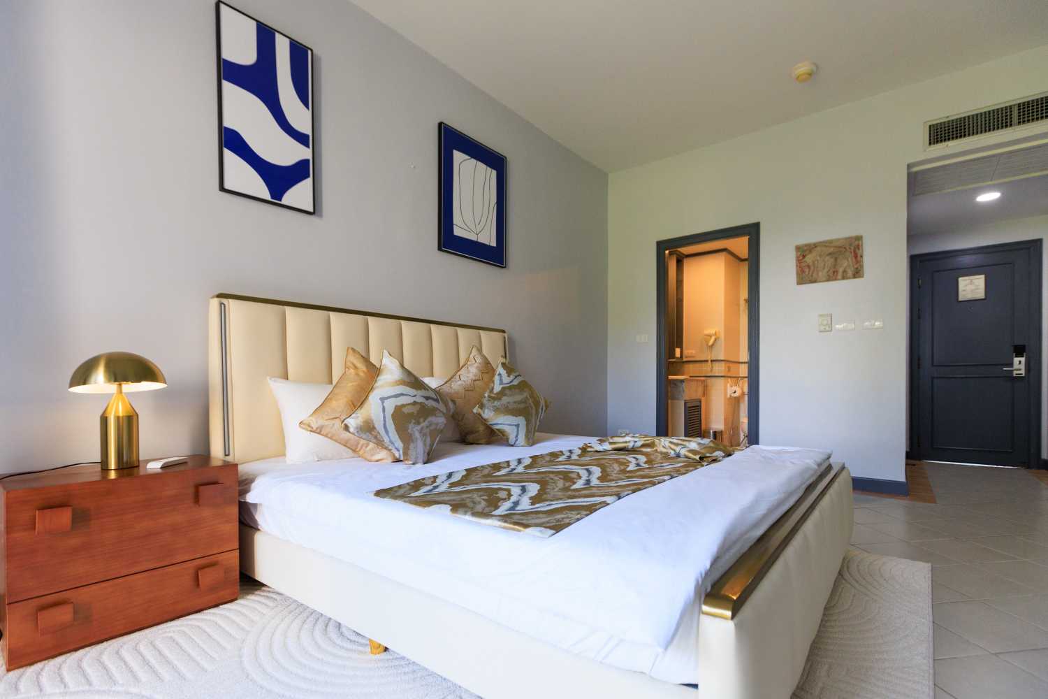Property image - full photo 12
