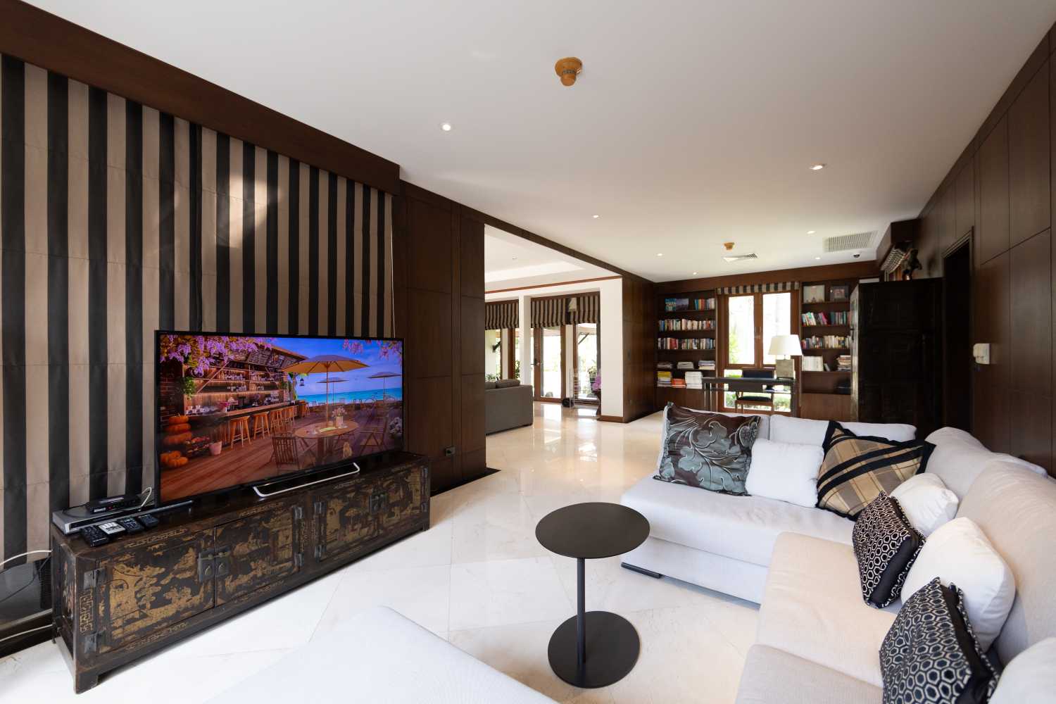 Property image - full photo 8