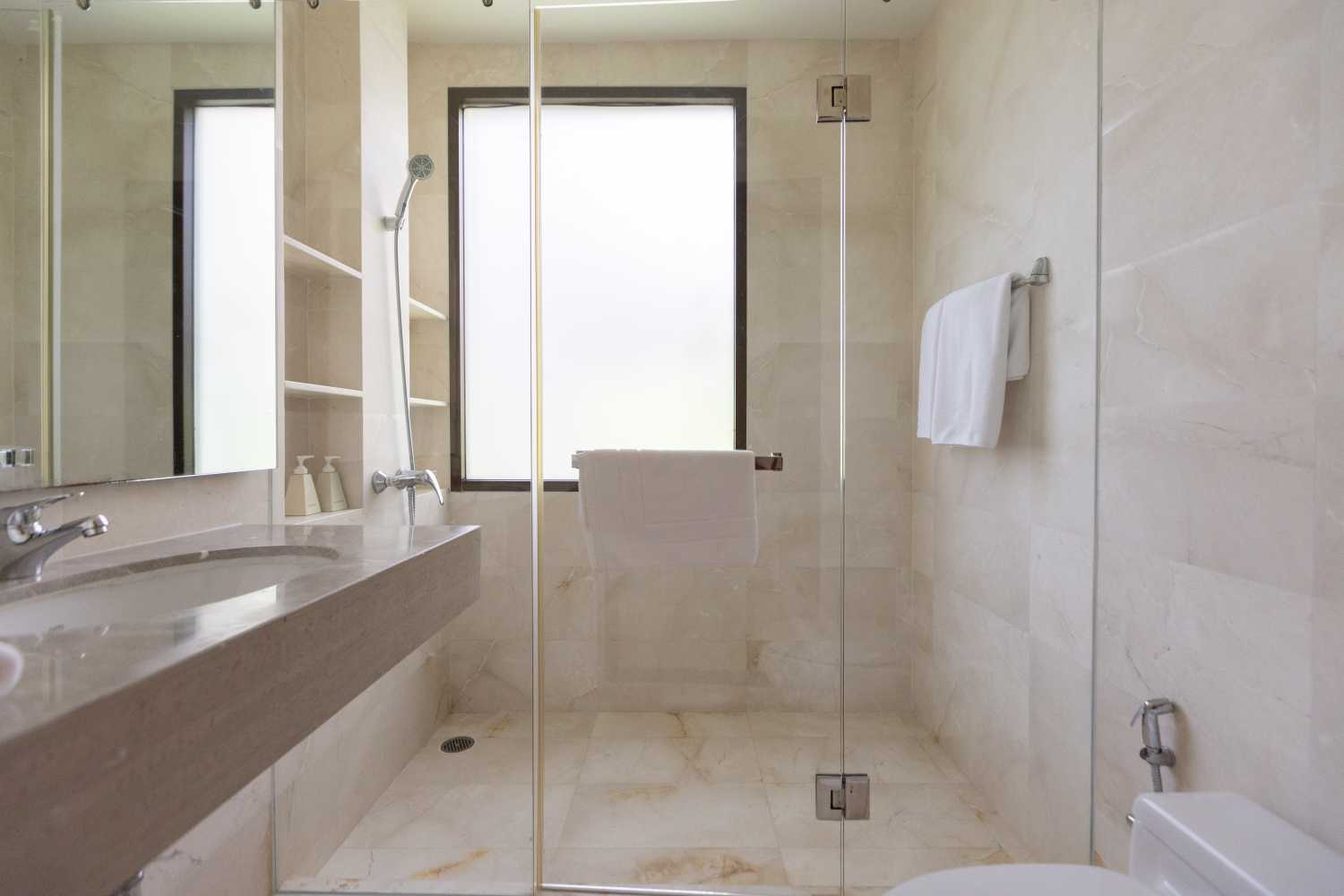 Property image - full photo 11