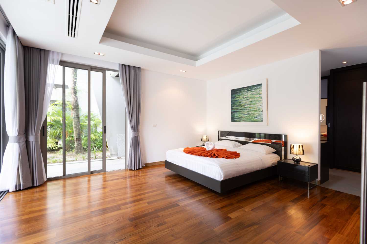 Property image - full photo 8