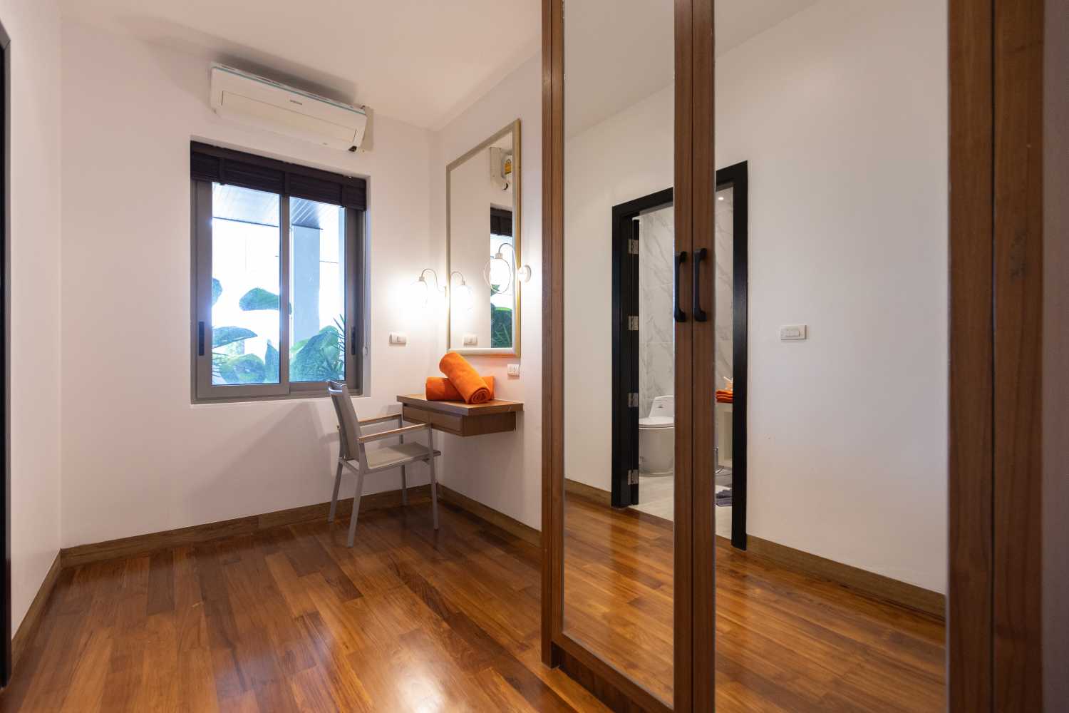 Property image - full photo 16