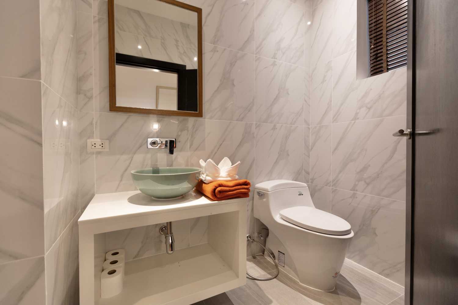 Property image - full photo 17