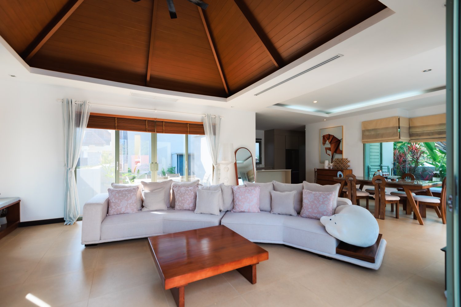 Property image - full photo 2