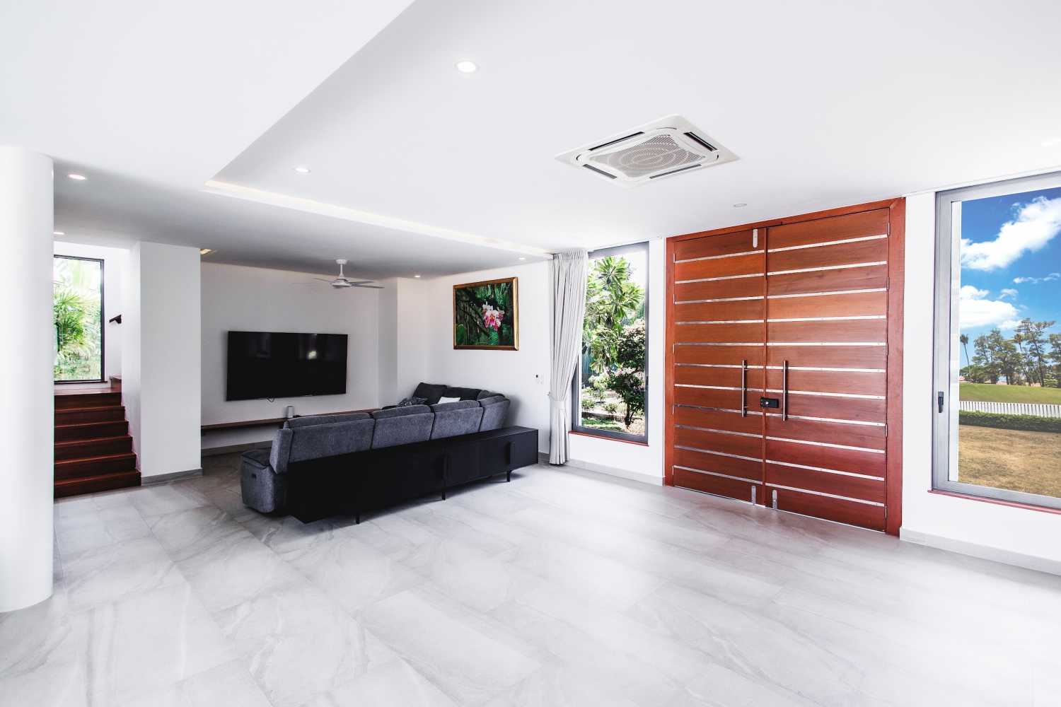 Property image - full photo 12
