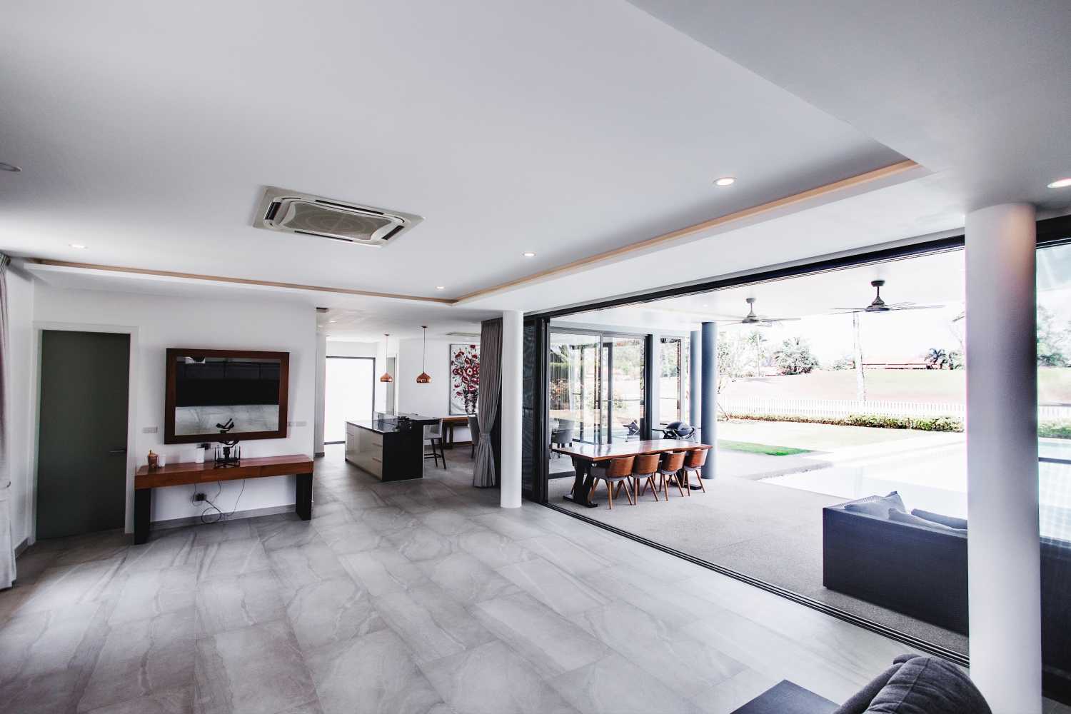 Property image - full photo 11