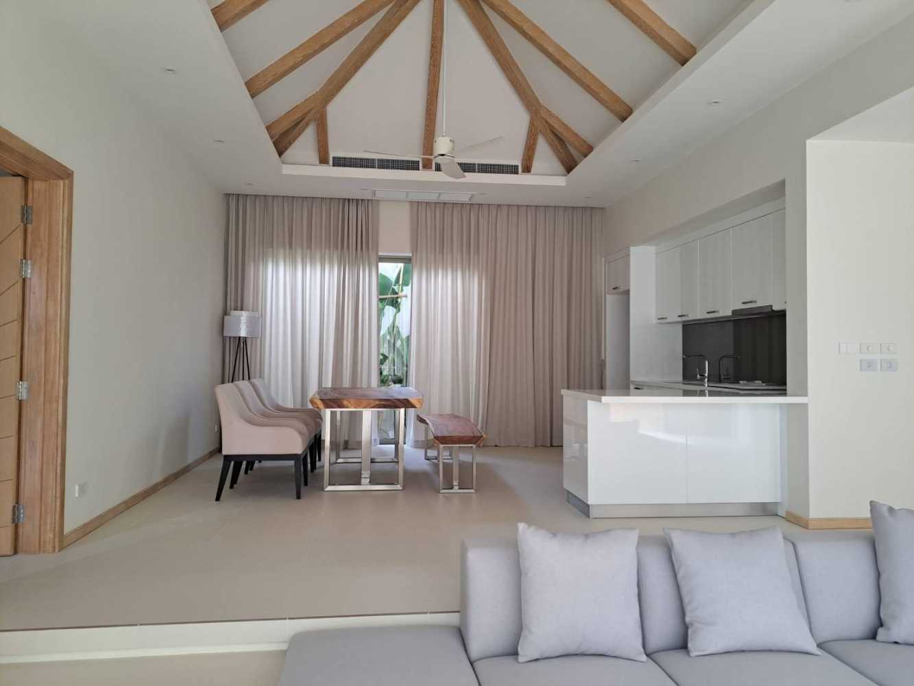 Property image - full photo 4
