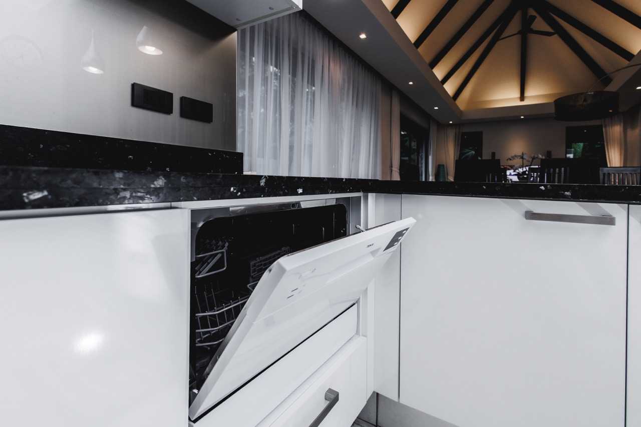 Property image - full photo 11