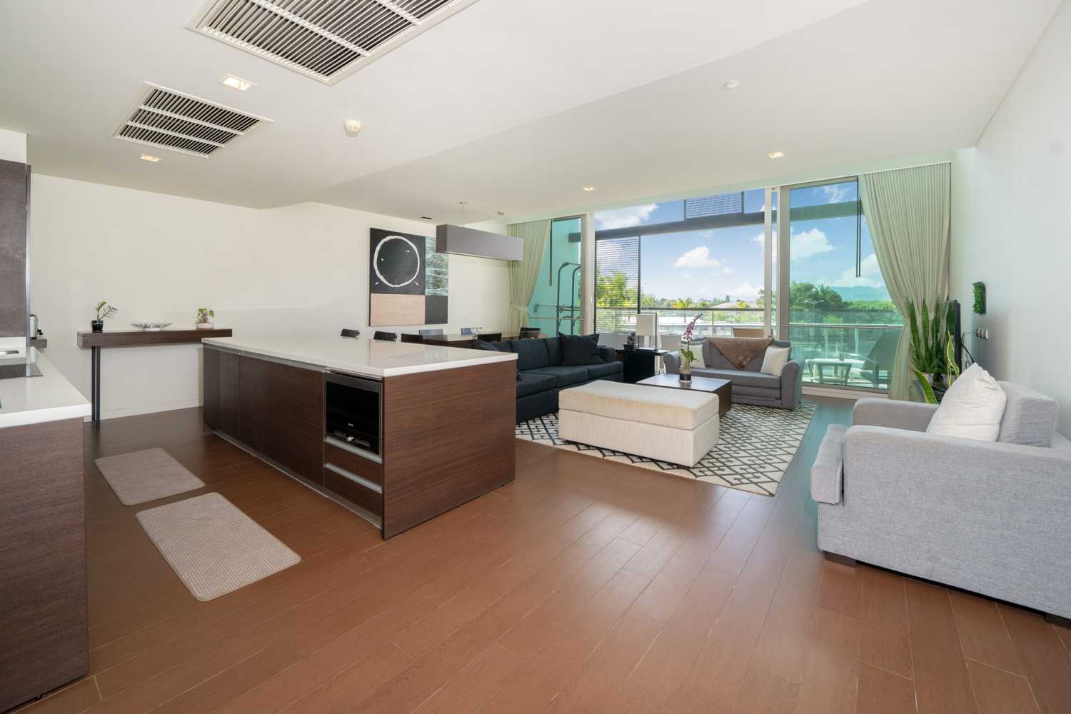 Property image - full photo 4