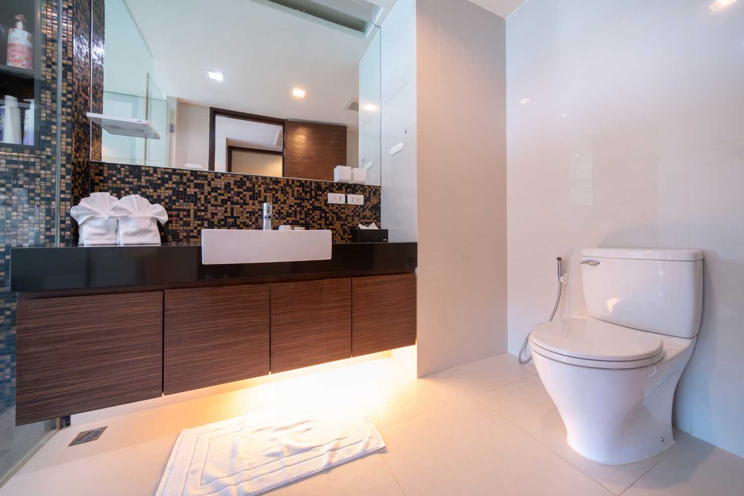 Property image - full photo 23