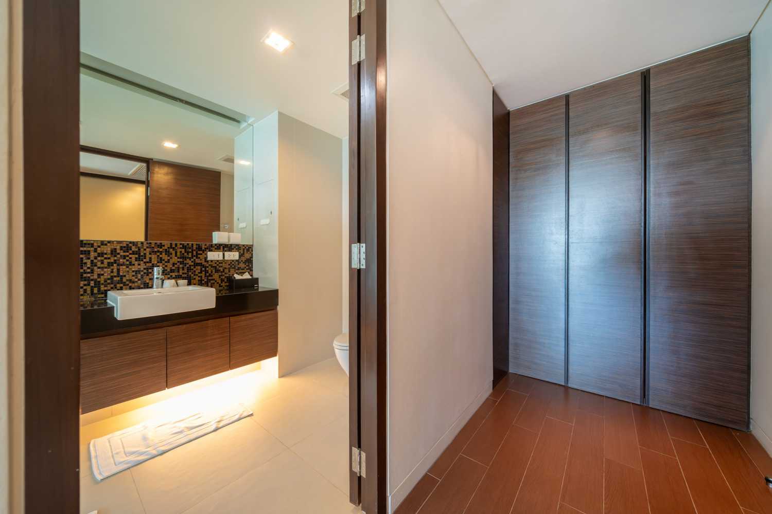Property image - full photo 18
