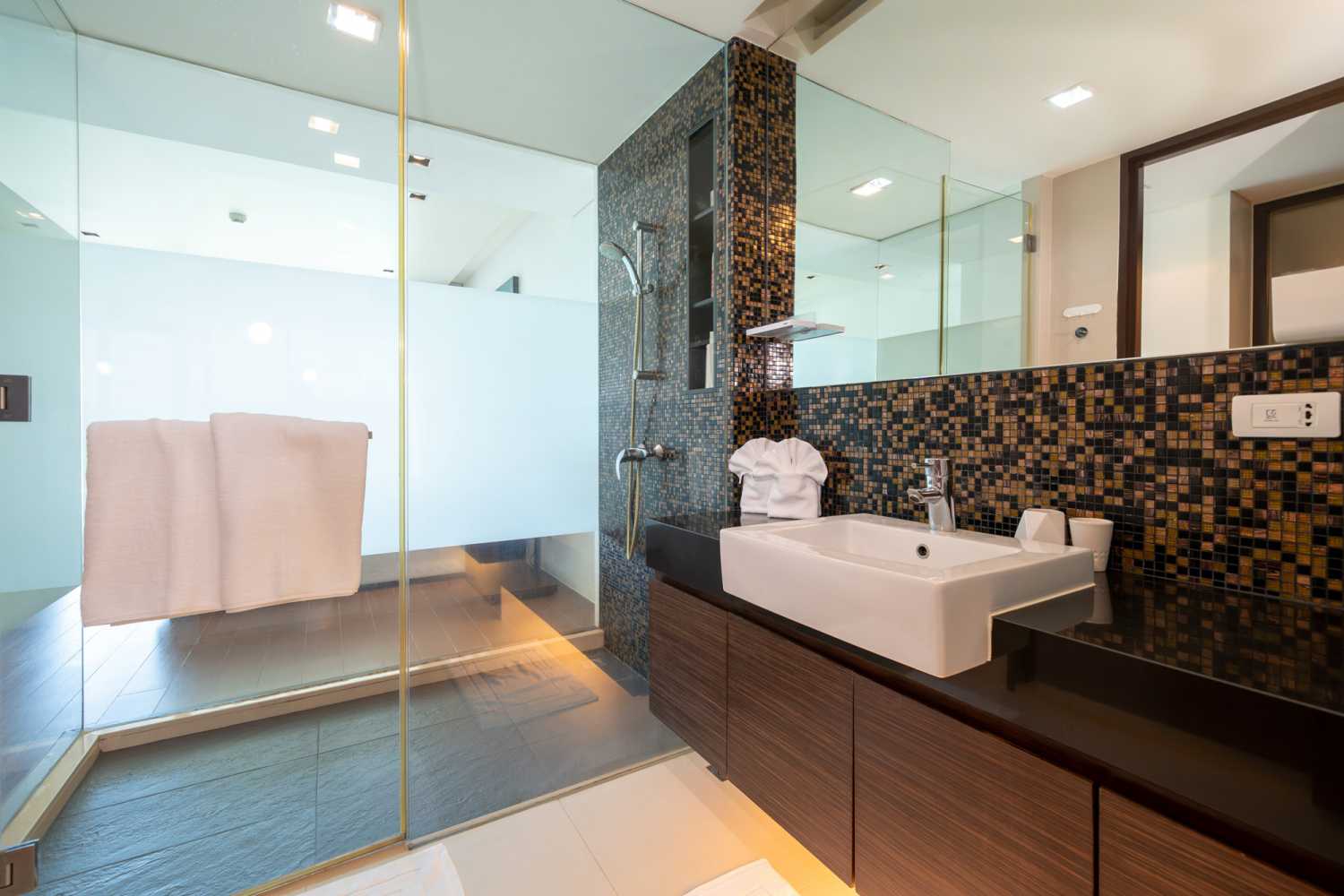 Property image - full photo 24