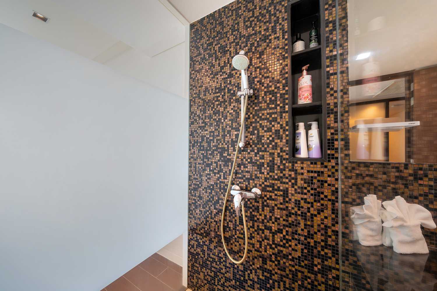 Property image - full photo 30