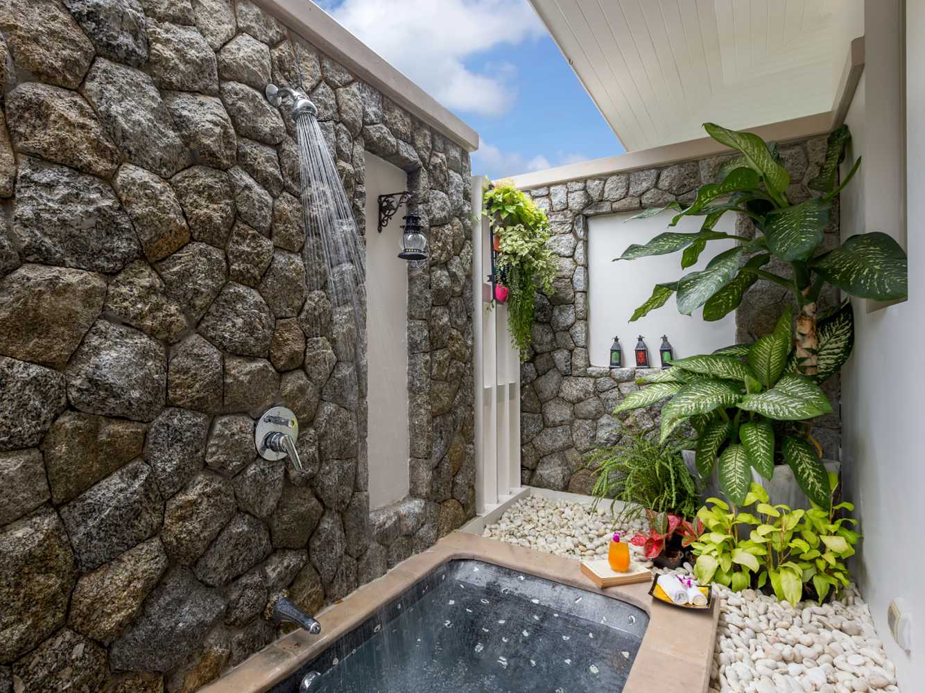 Property image - full photo 10