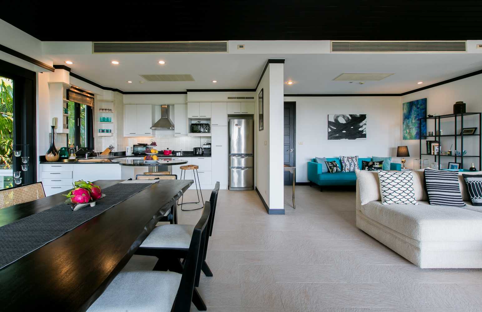 Property image - full photo 2