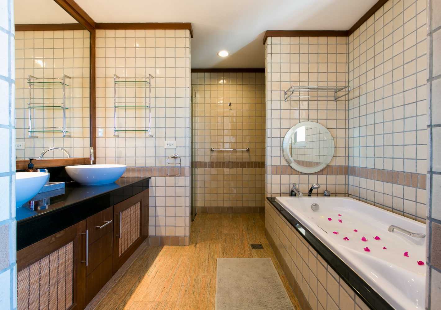 Property image - full photo 13