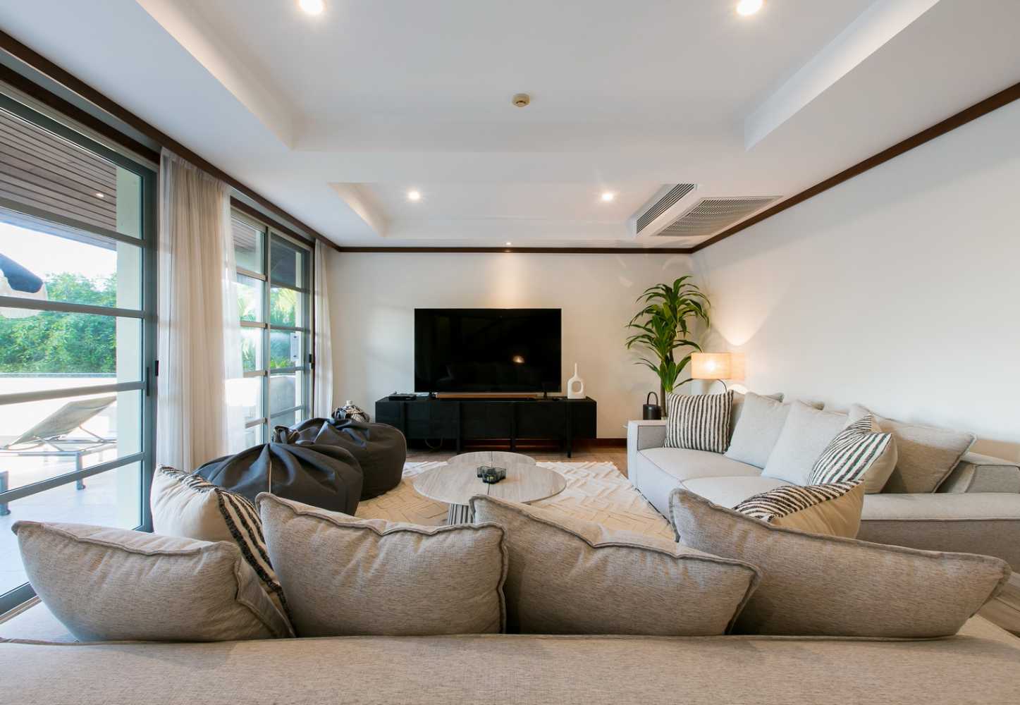 Property image - full photo 4