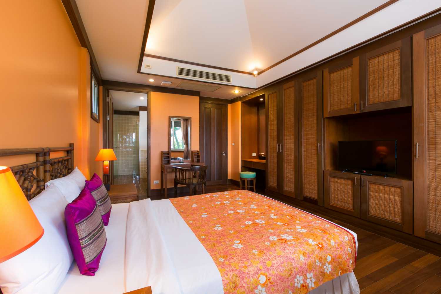 Property image - full photo 4