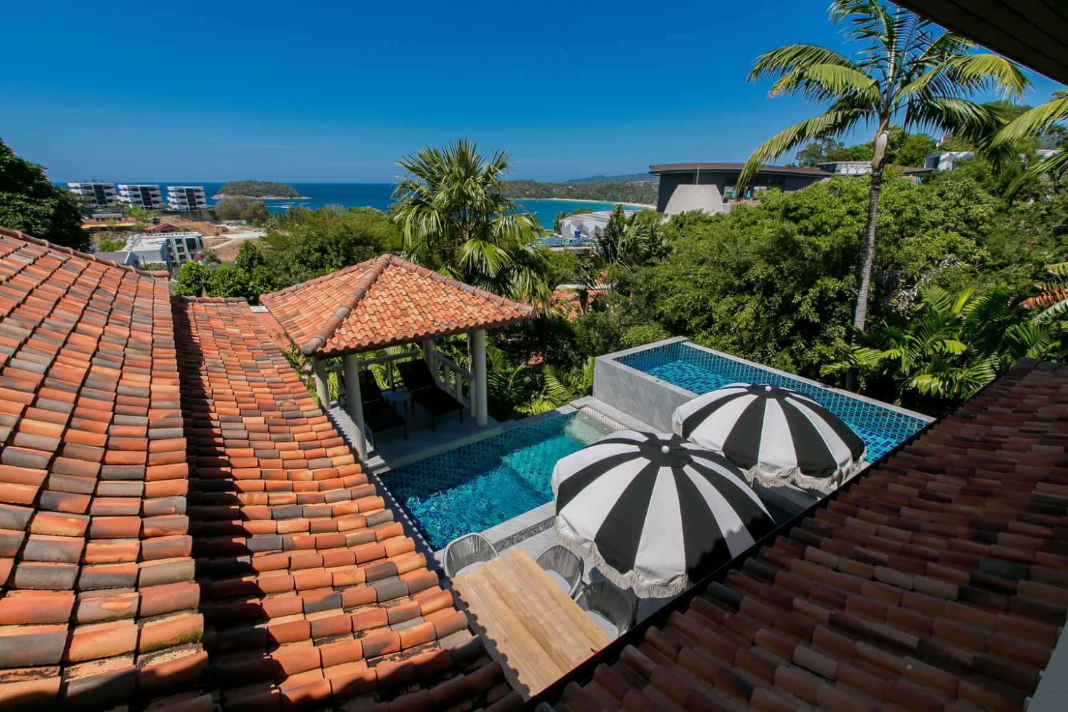 Property image - full photo 2