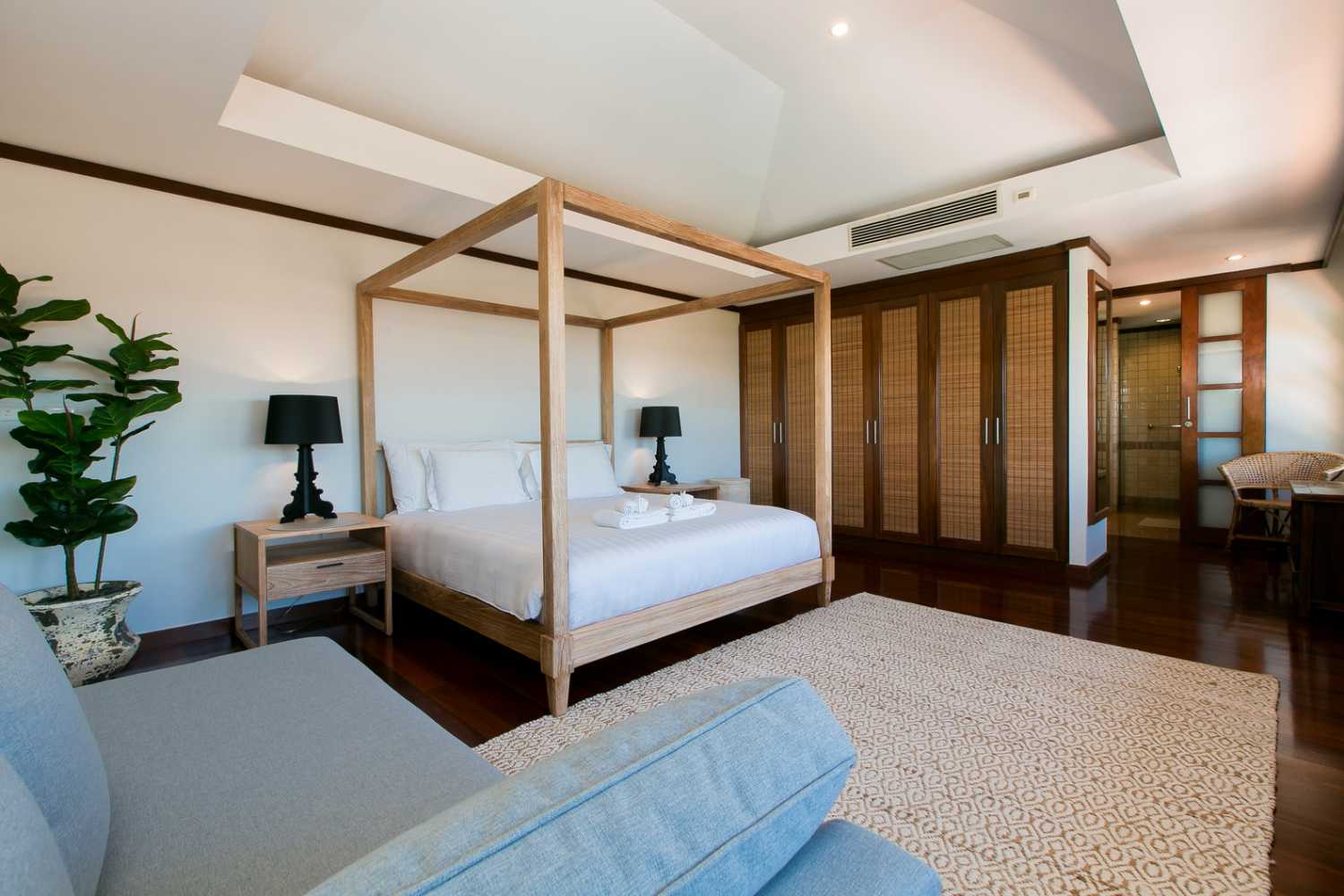 Property image - full photo 3